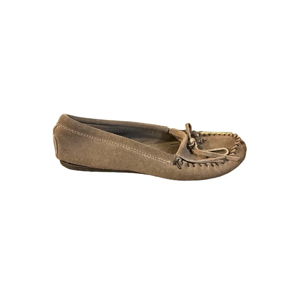 Women’s Minnetonka Size 8 Taupe/Gray/Putty‎ slip on Moccasin